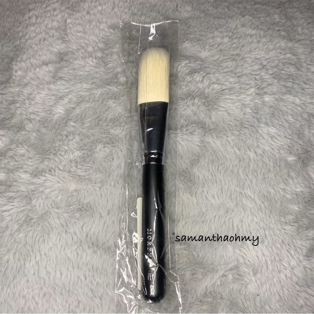 Morphe Deluxe Pointed Powder Brush M527